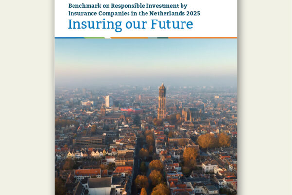 Voorkant benchmark verzekeraars duurzaam beleggen 2025 VBDO